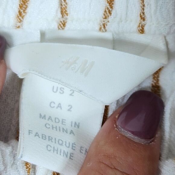 H&M Yellow Striped Wide Leg Elastic Waist Shorts Size 2 - Picture 2 of 2